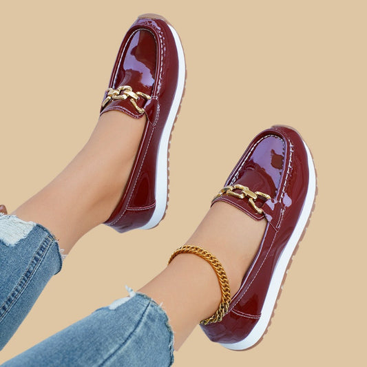 Elegante loafer voor vrouwen in universitaire kleuren met een dikke zool